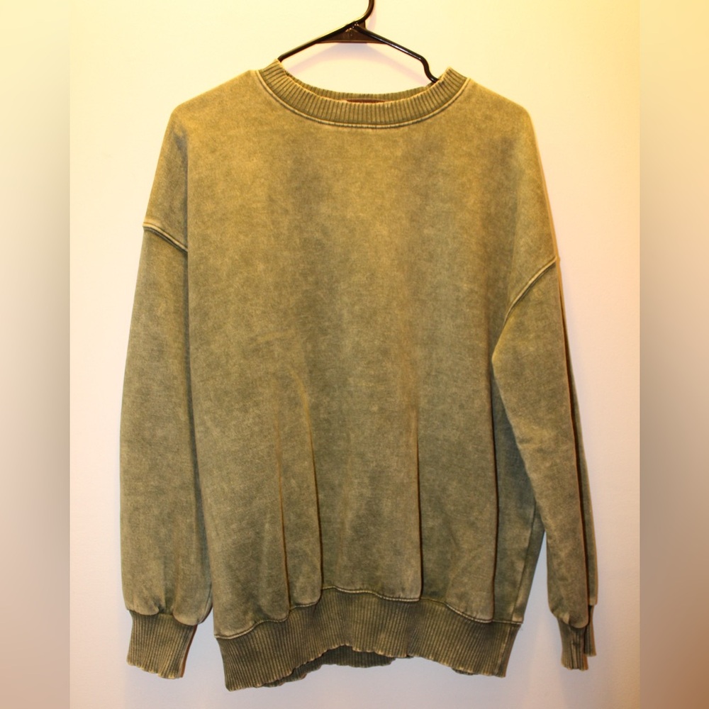 Zenana Outfitters Women’s Sage Crewneck Sweater